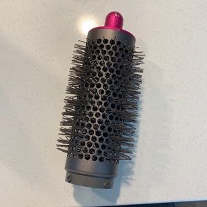 Dyson airwrap round volumizing brush